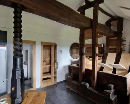 Haloze Na Dlani - Haloze In Your Hand, Hisa S Pogledom Na Hribe - A House Vith A View Of Hills * Gruskovec