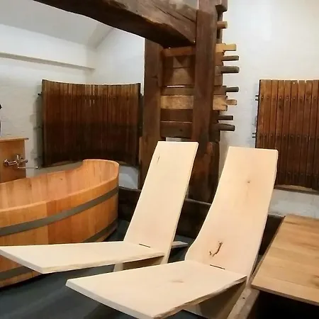 Haloze Na Dlani - Haloze In Your Hand, Hisa S Pogledom Na Hribe - A House Vith A View Of Hills בית נופש