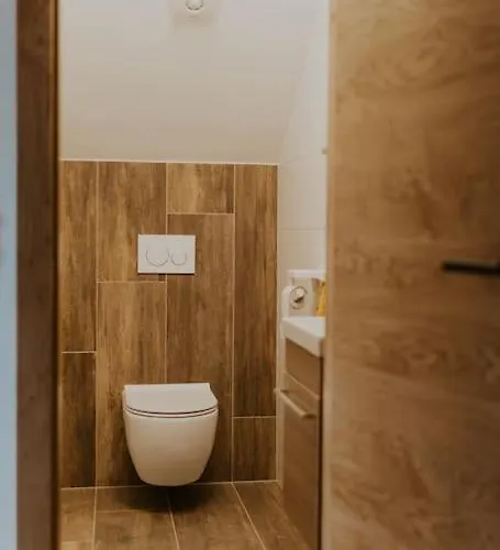 Haloze Na Dlani - Haloze In Your Hand, Hisa S Pogledom Na Hribe - A House Vith A View Of Hills