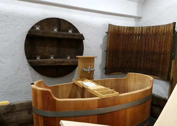 Haloze Na Dlani - Haloze In Your Hand, Hisa S Pogledom Na Hribe - A House Vith A View Of Hills